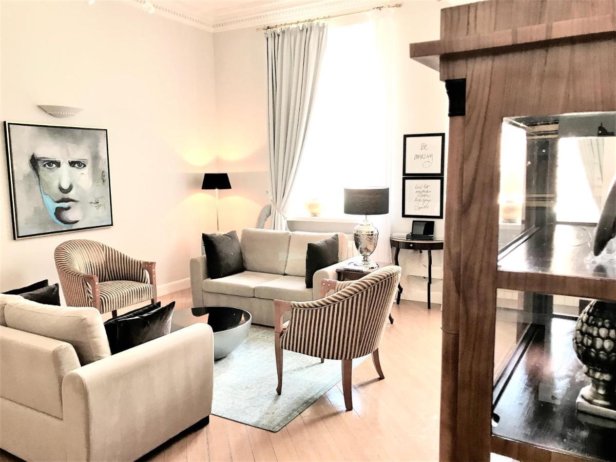 Luxury Apartments Mondrian Market Square III Warsaw Bilik gambar