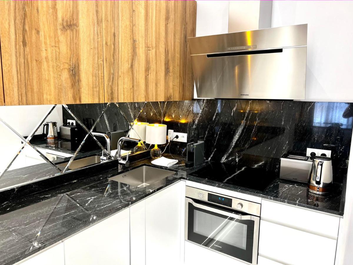 Luxury Apartments Mondrian Market Square III Warsaw Luaran gambar