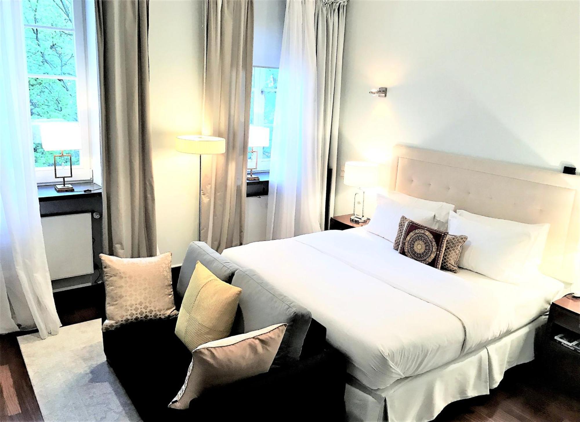 Luxury Apartments Mondrian Market Square III Warsaw Bilik gambar