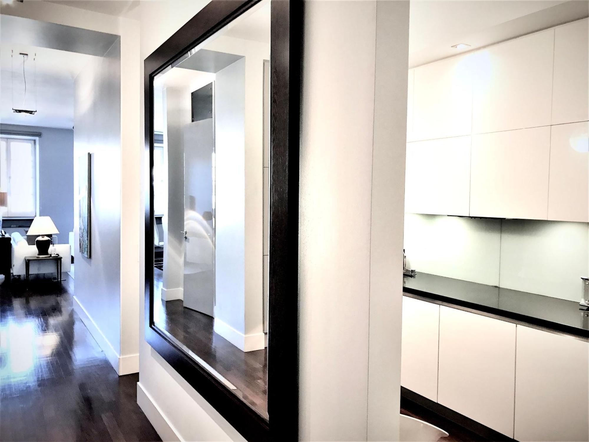 Luxury Apartments Mondrian Market Square III Warsaw Bilik gambar