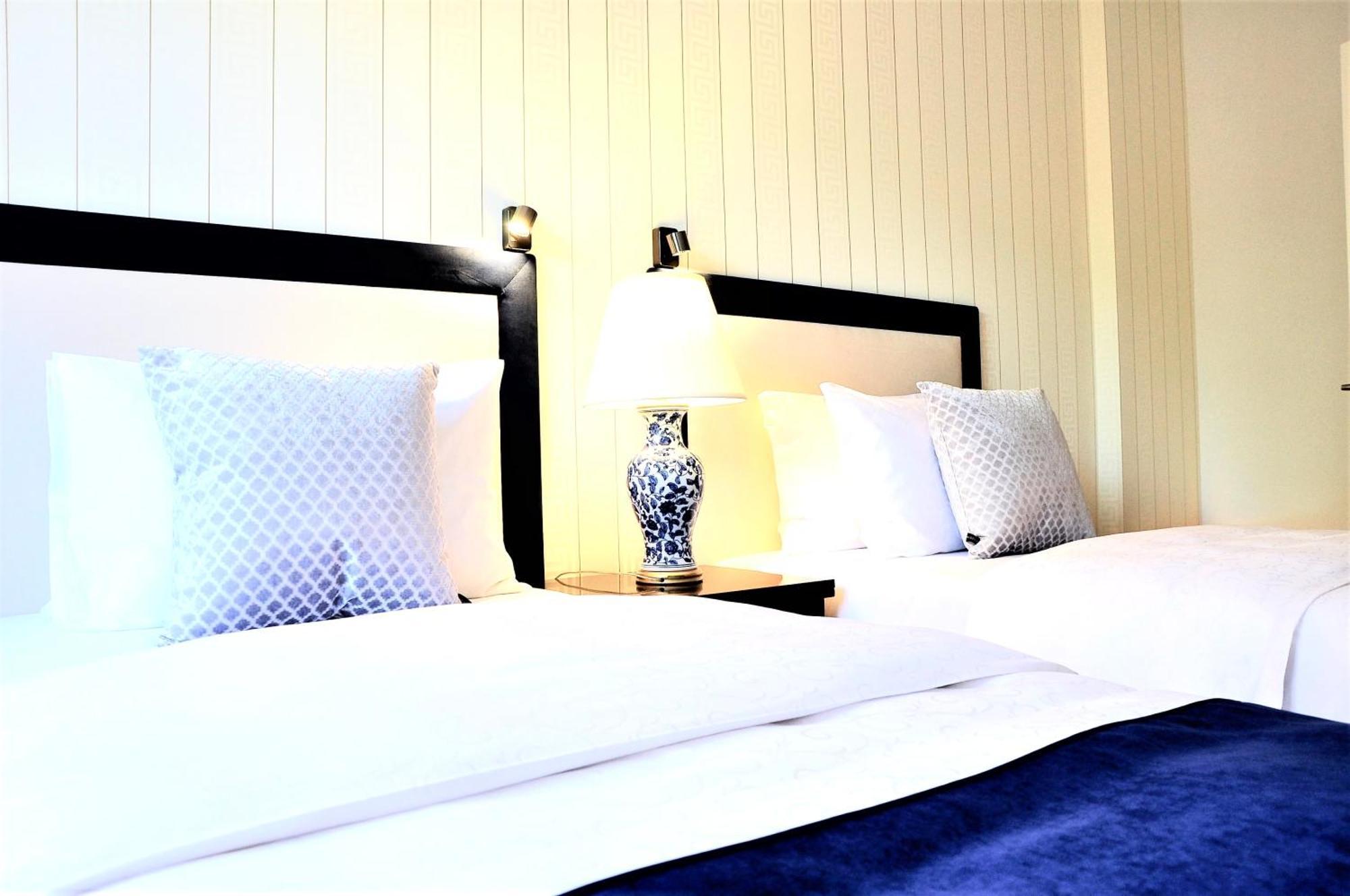 Luxury Apartments Mondrian Market Square III Warsaw Bilik gambar