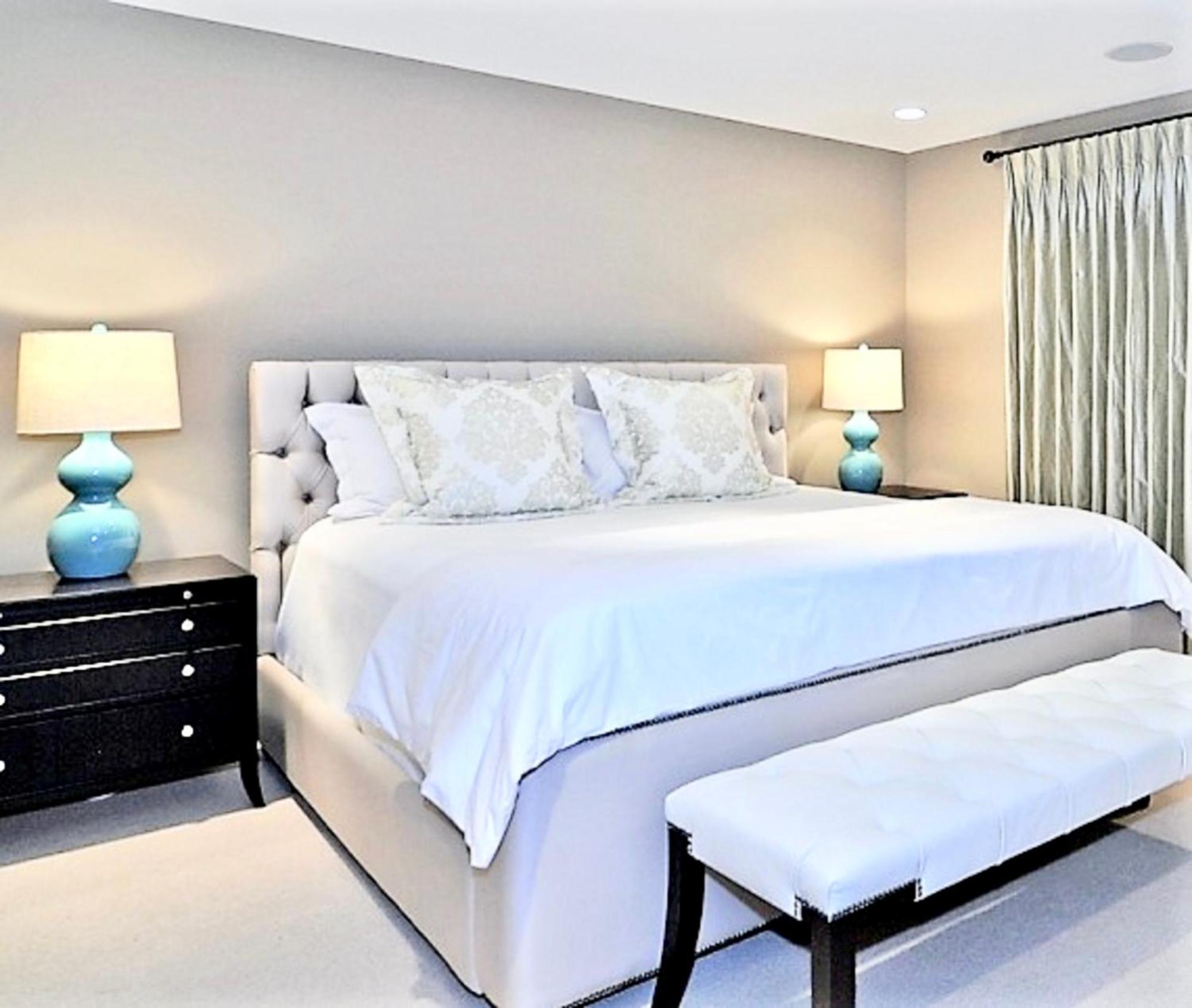 Luxury Apartments Mondrian Market Square III Warsaw Bilik gambar
