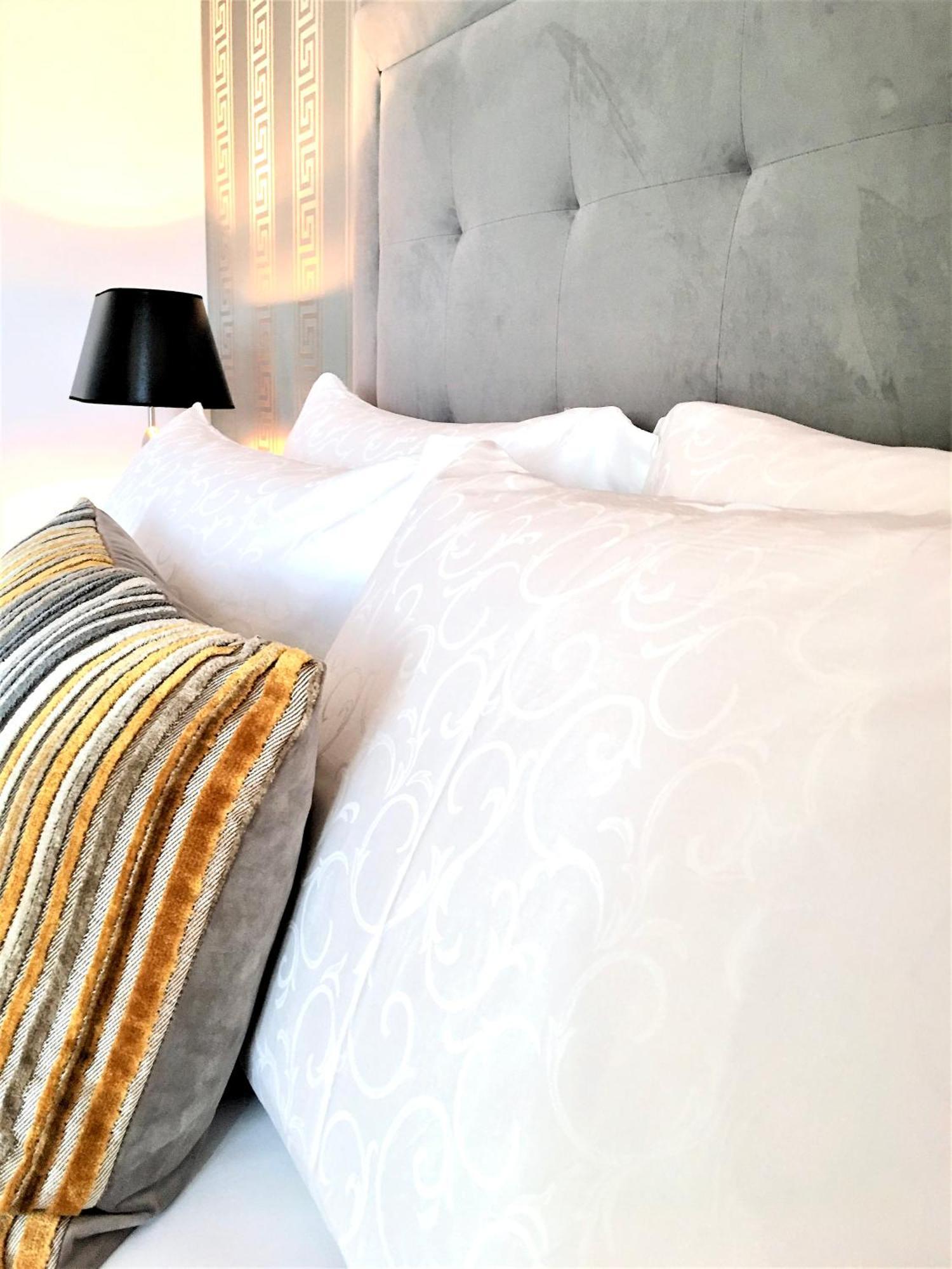 Luxury Apartments Mondrian Market Square III Warsaw Bilik gambar