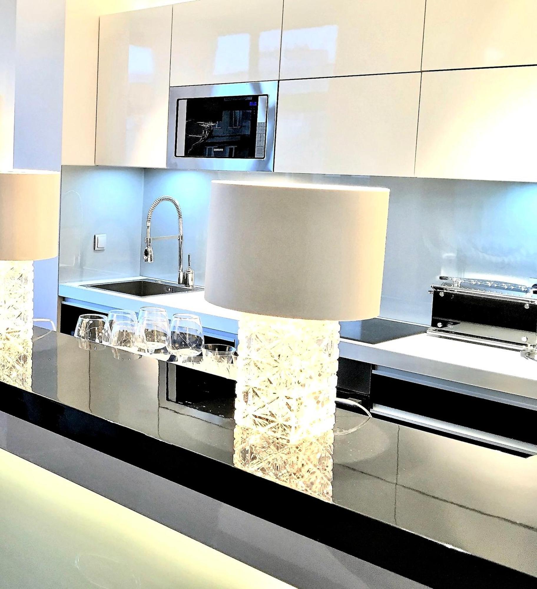 Luxury Apartments Mondrian Market Square III Warsaw Bilik gambar