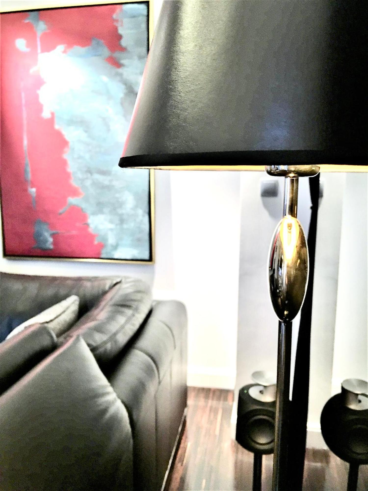 Luxury Apartments Mondrian Market Square III Warsaw Bilik gambar