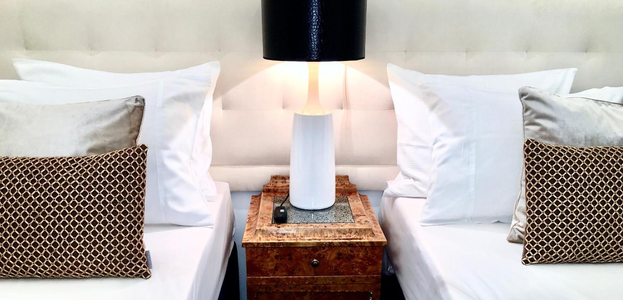 Luxury Apartments Mondrian Market Square III Warsaw Bilik gambar
